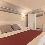 Albizi Giotto Apt 105